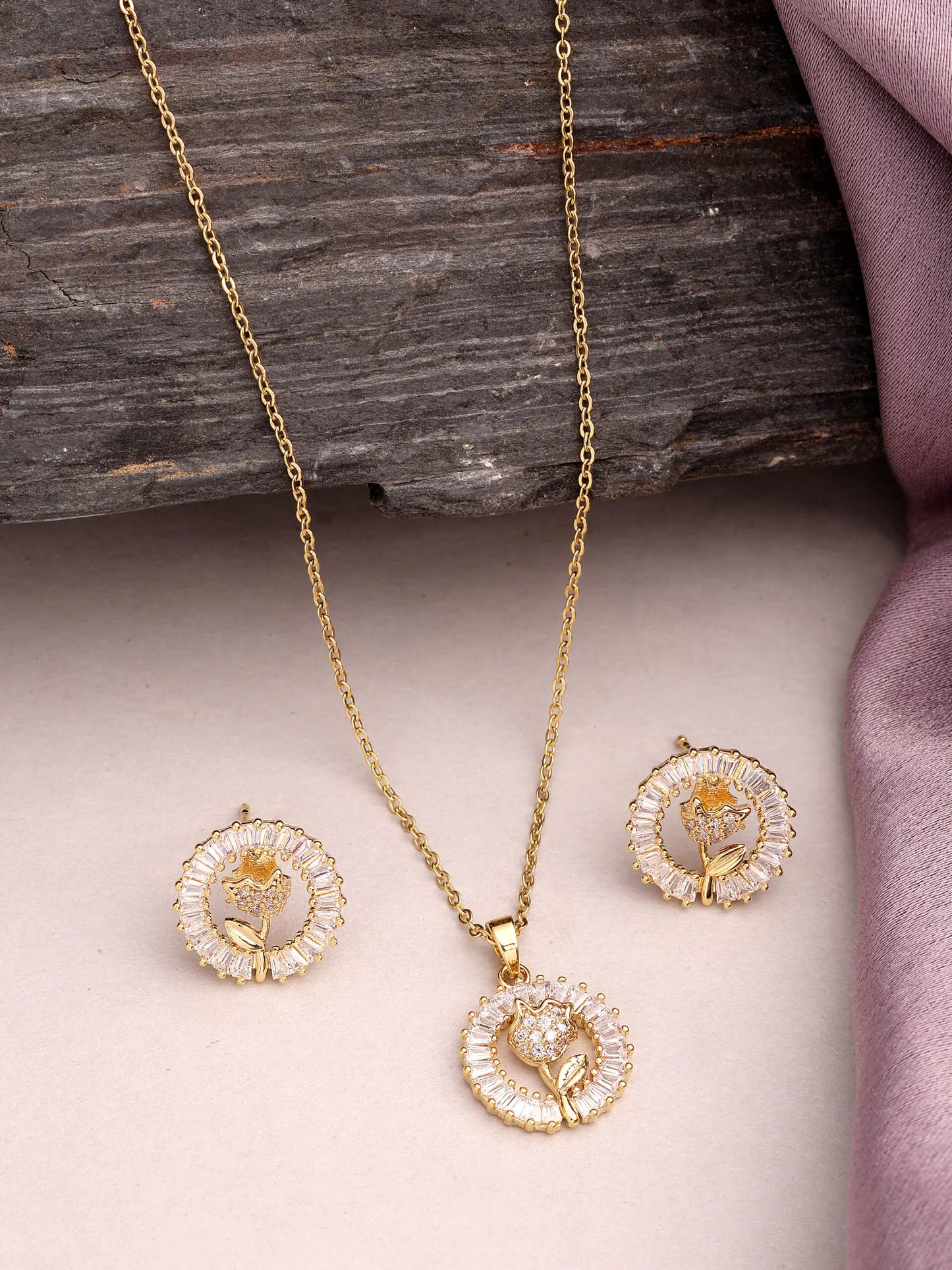 Elegant Zircon Pendant Set – Sparkle in Style