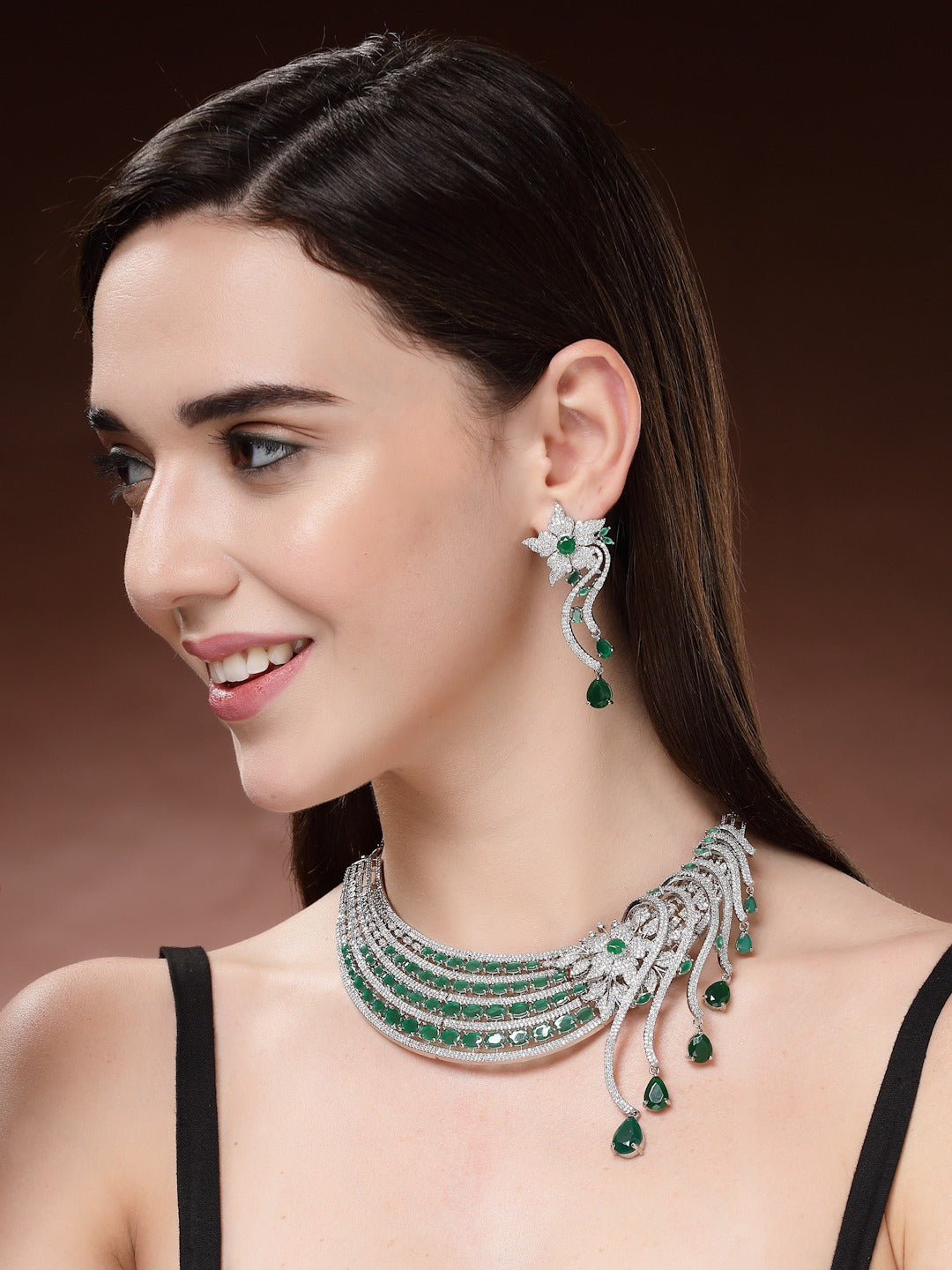 Trendy Traditional Necklace