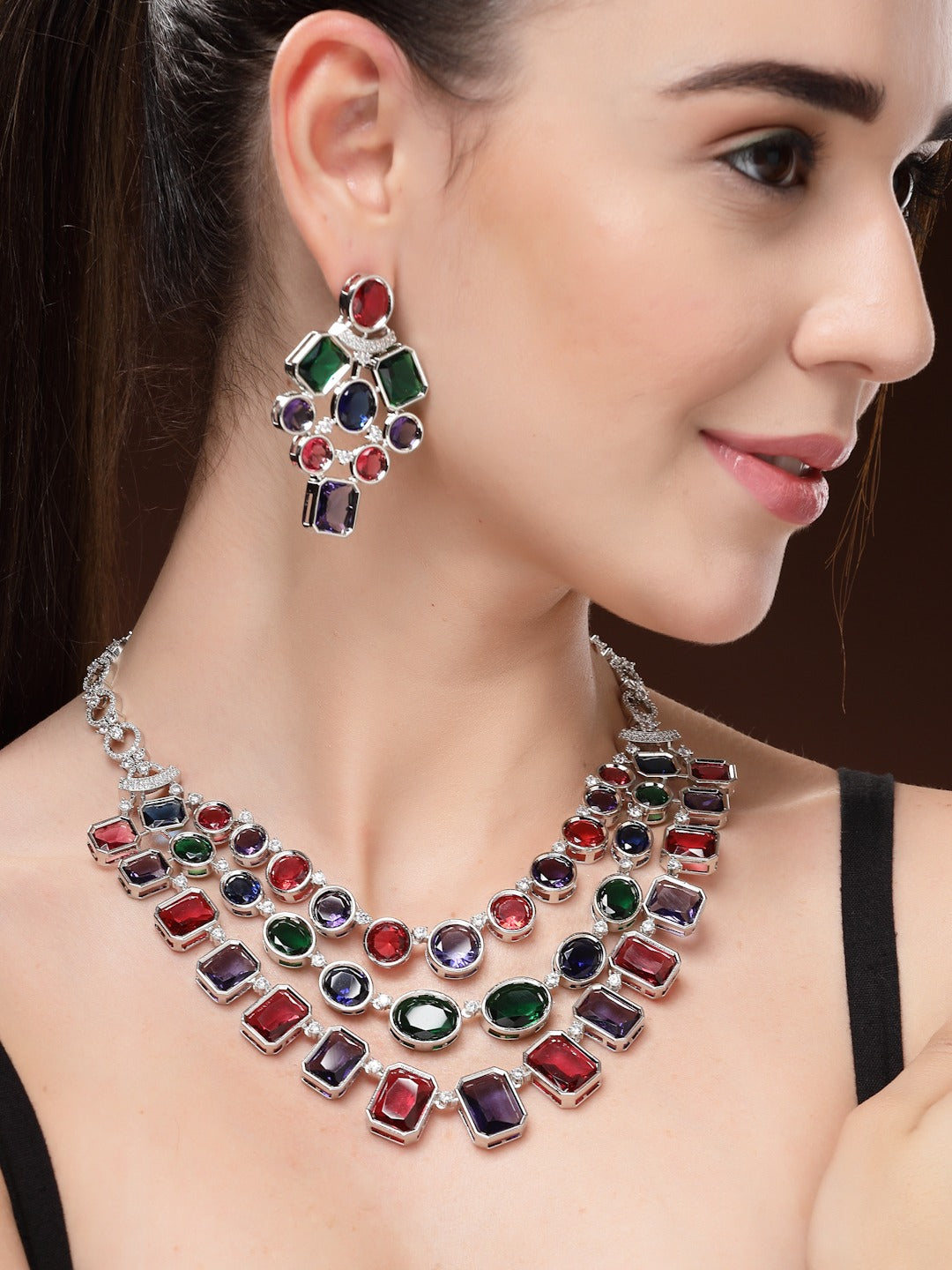 Craftsmanship-Inspired Necklace Set for the Modern Woman