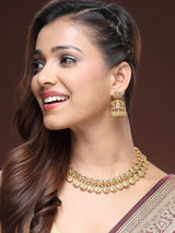 Elegant Zircon & Emerald Necklace – Timeless Tradition