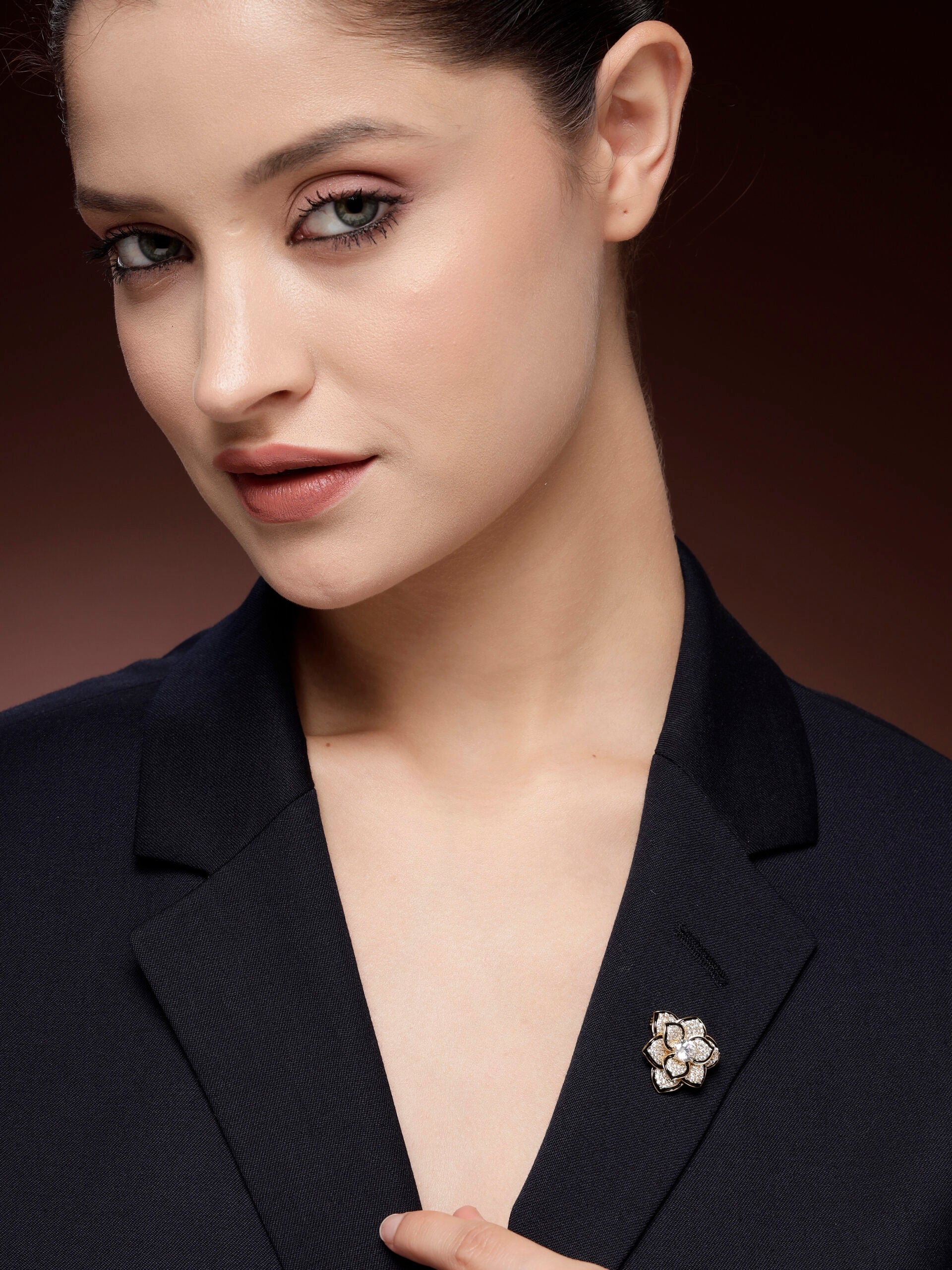 Elegant Zircon Solitaire Brooch