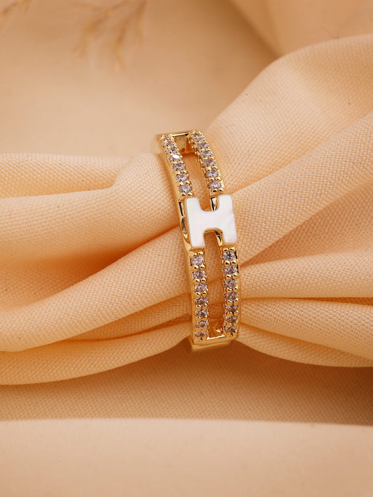 Elegant Shell Ring With Zircon Accents