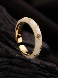 Elegant Enamel-Decorated Zircon Ring