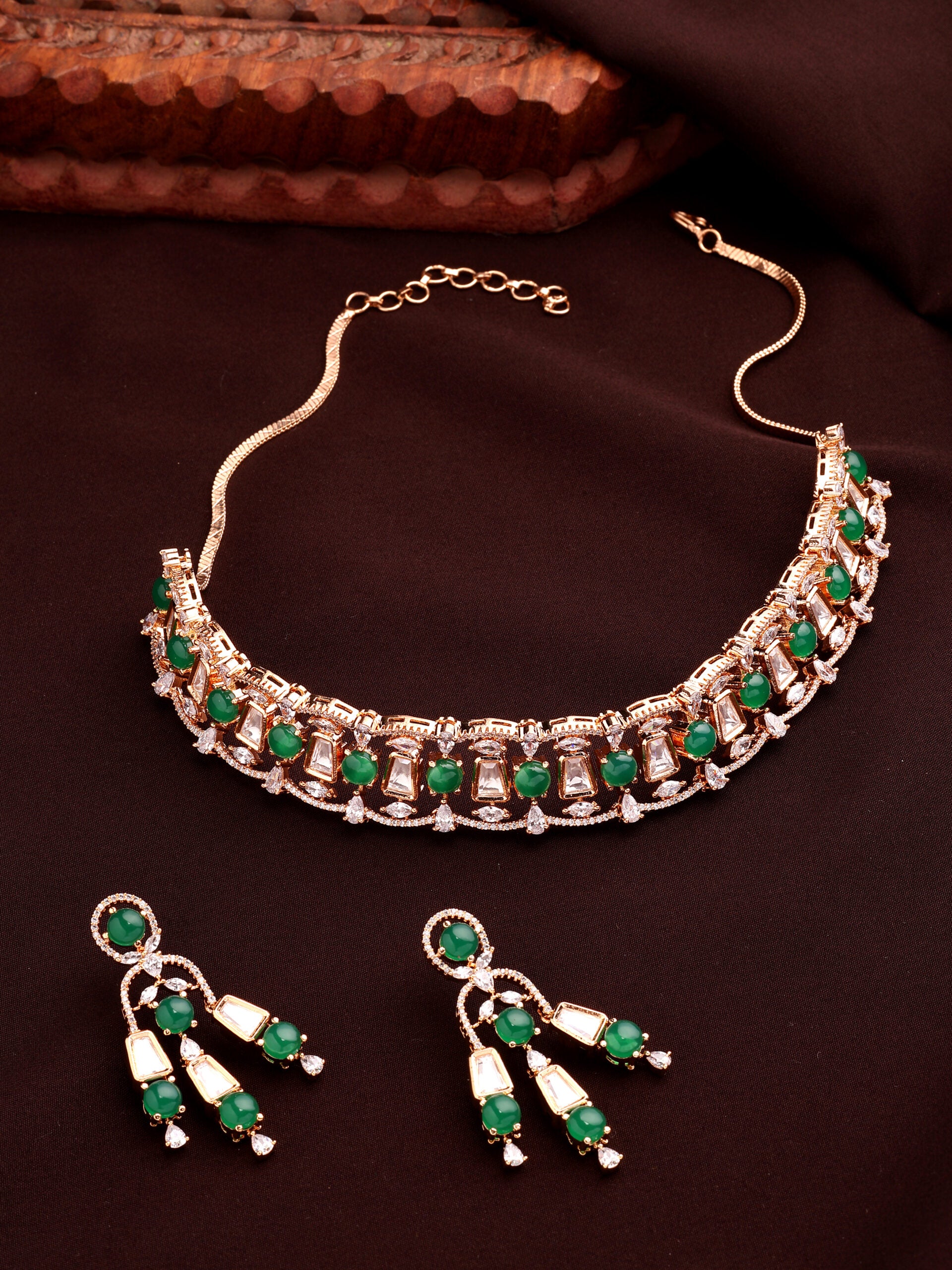 Brilliant Choker Set Adorned With Zircon