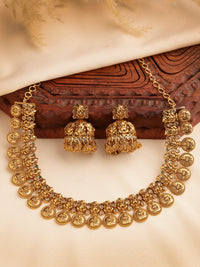 Elegant Zircon & Emerald Necklace – Timeless Tradition