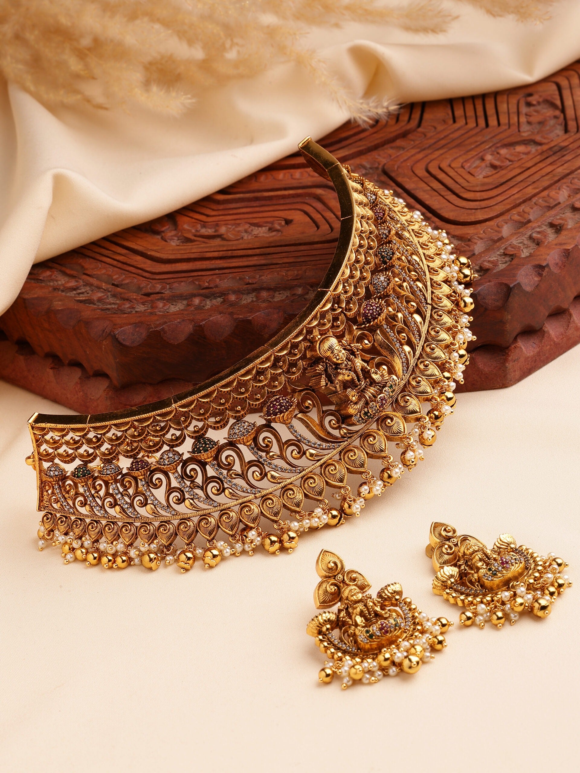 Regal Gemstone Choker