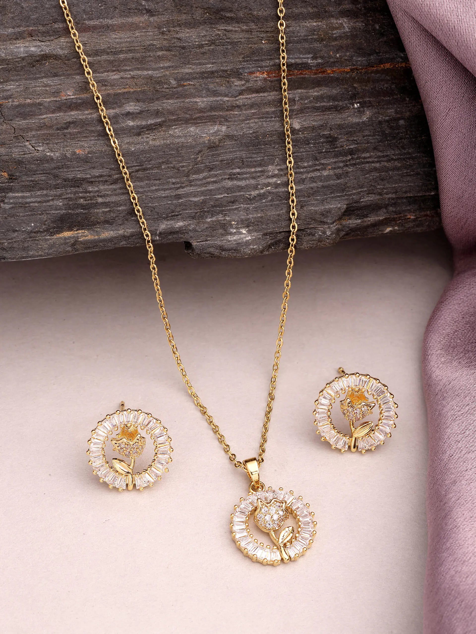 Elegant Zircon Pendant Set – Sparkle in Style