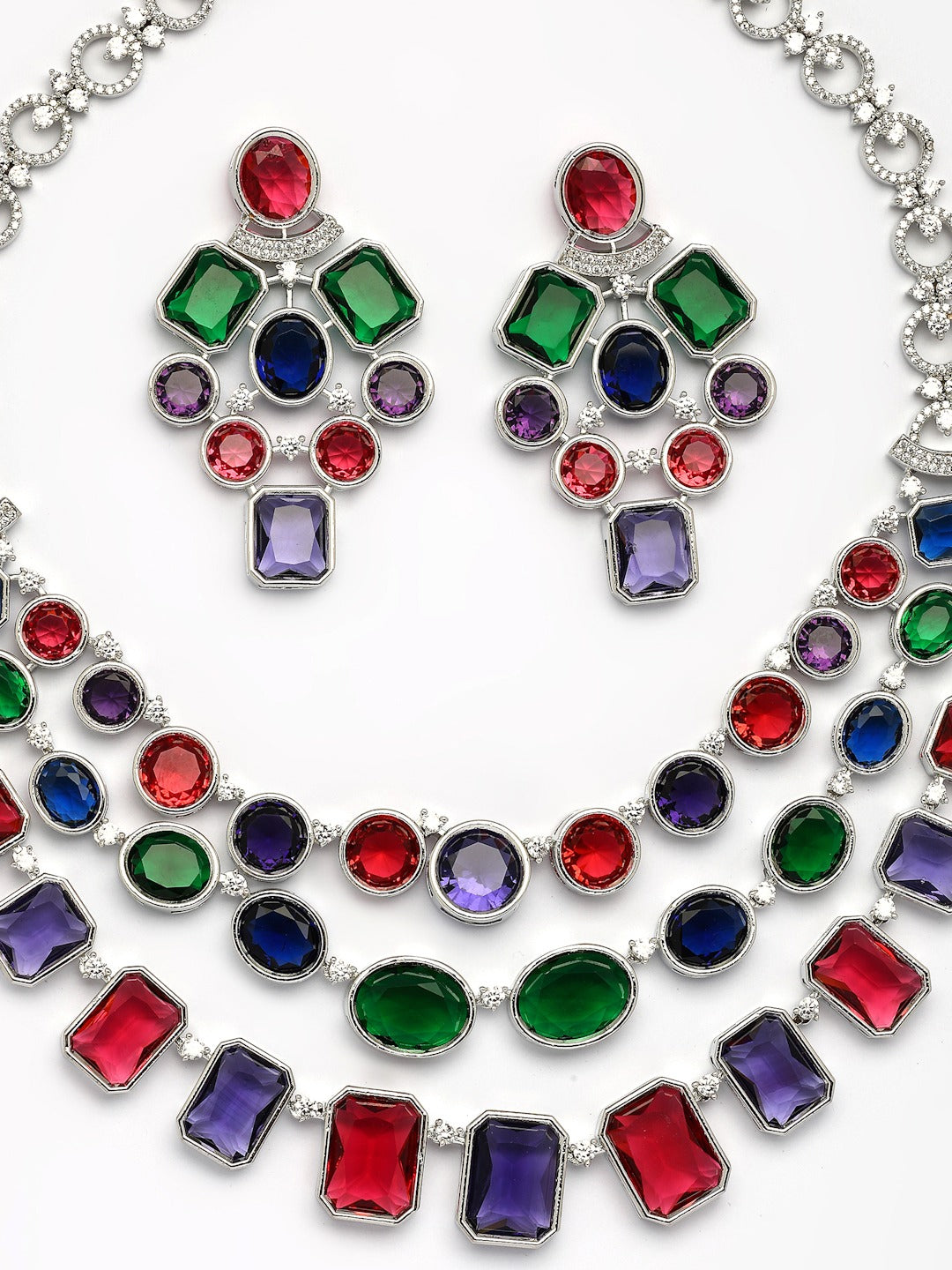 Craftsmanship-Inspired Necklace Set for the Modern Woman