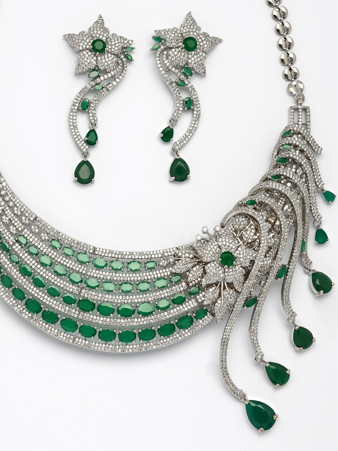 Trendy Traditional Necklace