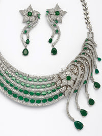 Trendy Traditional Necklace