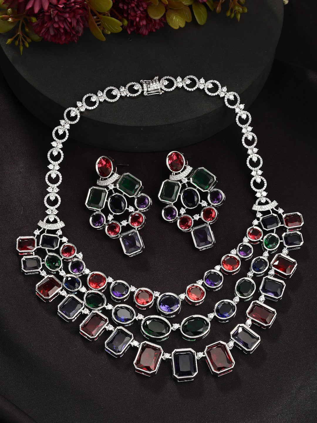 Craftsmanship-Inspired Necklace Set for the Modern Woman