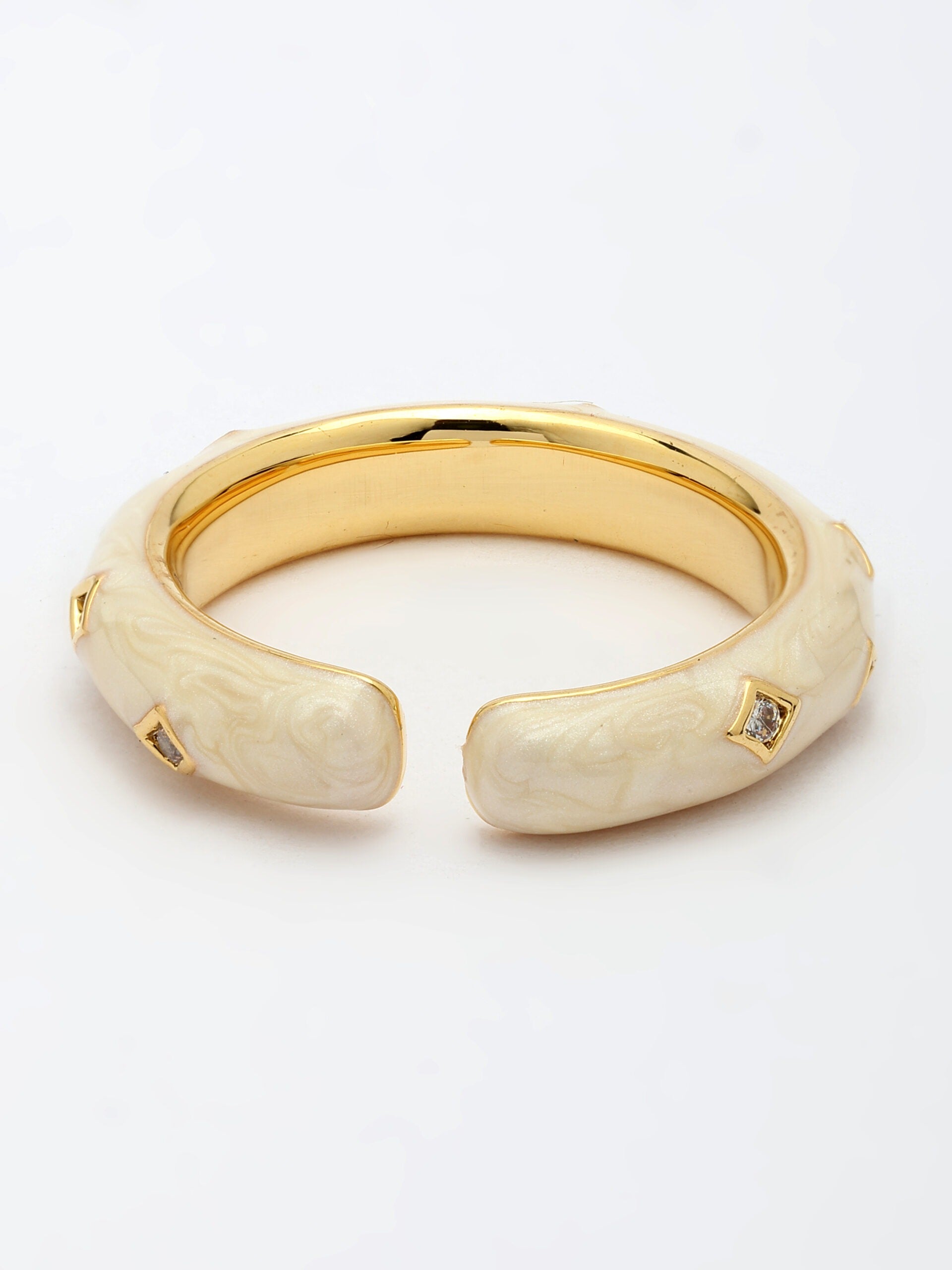 Elegant Enamel-Decorated Zircon Ring