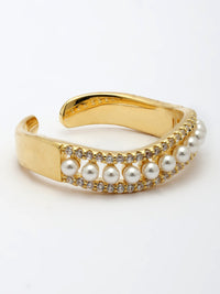 Elegant Zircon Ring Adorned With Freshwater Pearl