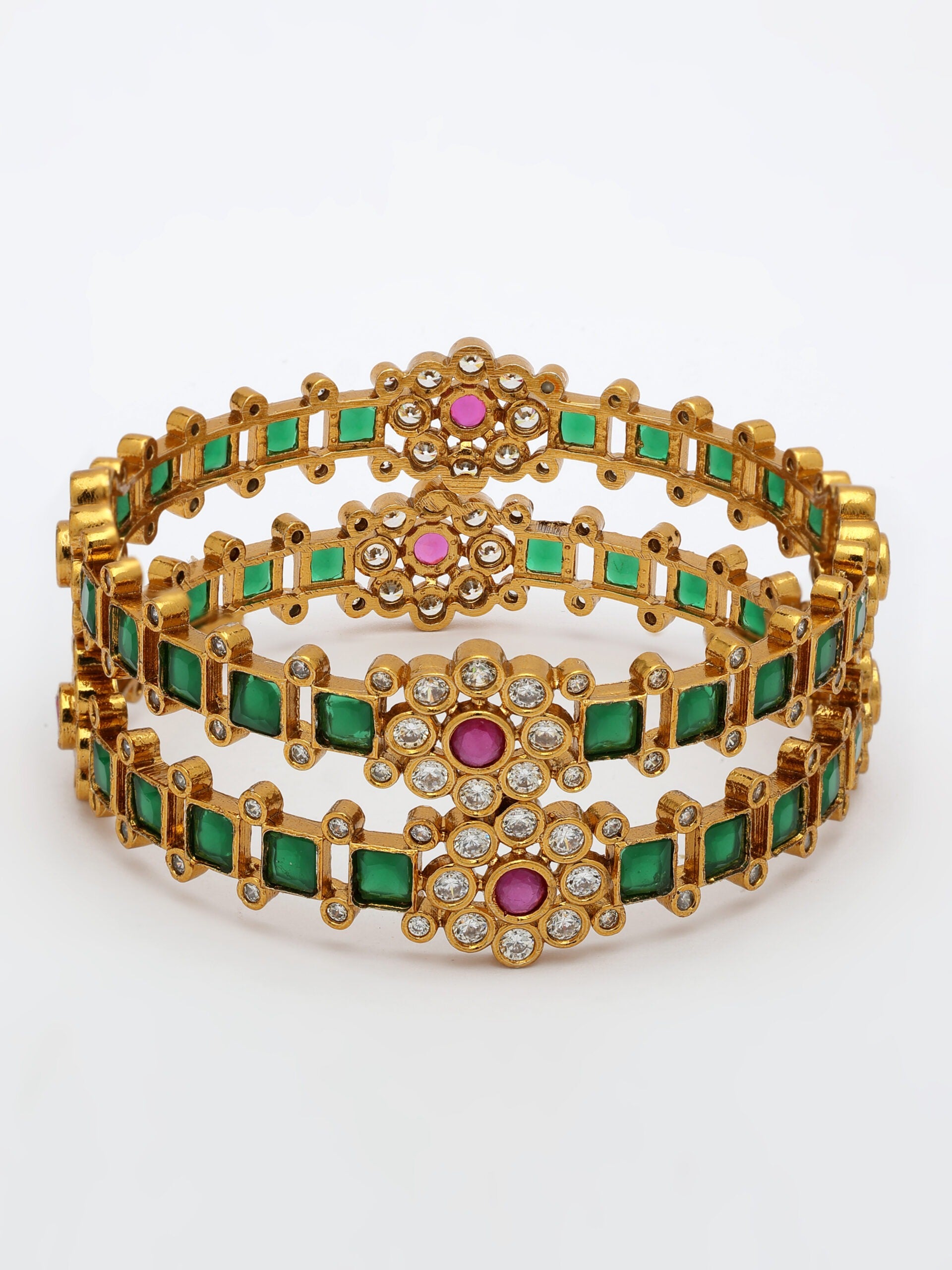 Elegant Bangle in High-Gold Polish