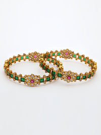 Elegant Bangle in High-Gold Polish