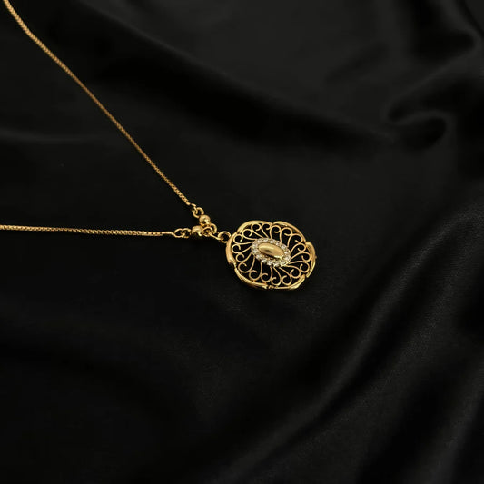 Glamorous Women’s Diamond Necklace