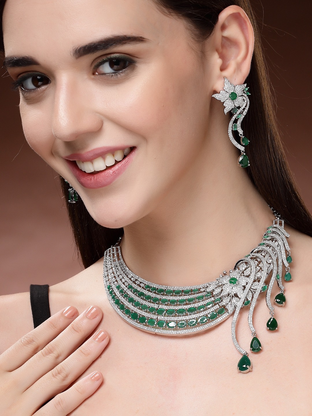 Trendy Traditional Necklace