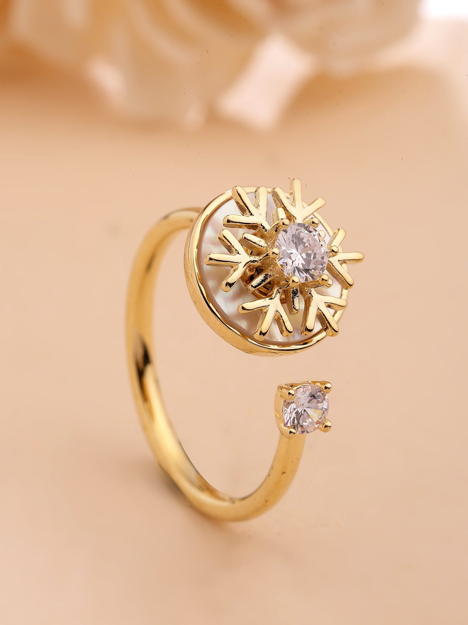 Swirl Design Zircon & Shell Ring